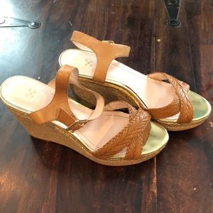 Vince Camuto woven strap or sandal size 10